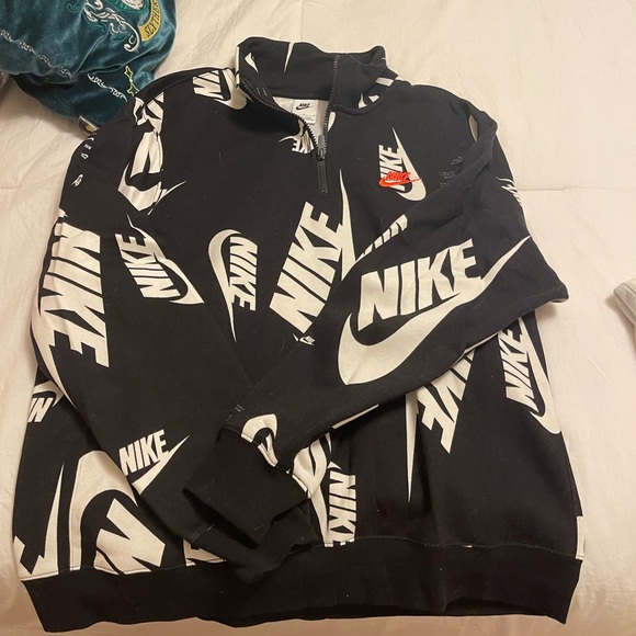Worn only once. Size L. Nike zip up sweater. - Picture 1 of 3